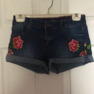 Boom Boom Denim Shorts w/rose embroidered